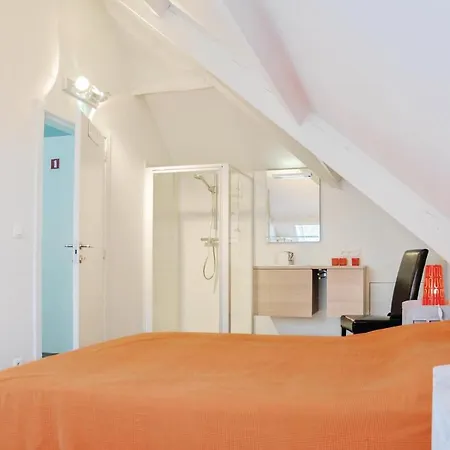 Ferienhaus Five-bedroom Holiday In *