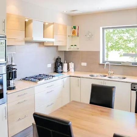 Five-bedroom Holiday In Ferienhaus